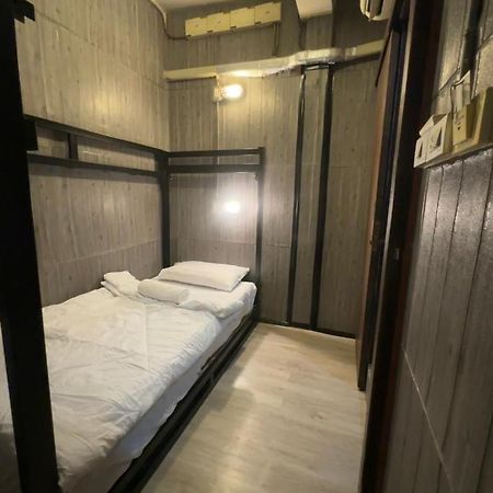 Bed Bangkok Hostel מראה חיצוני תמונה