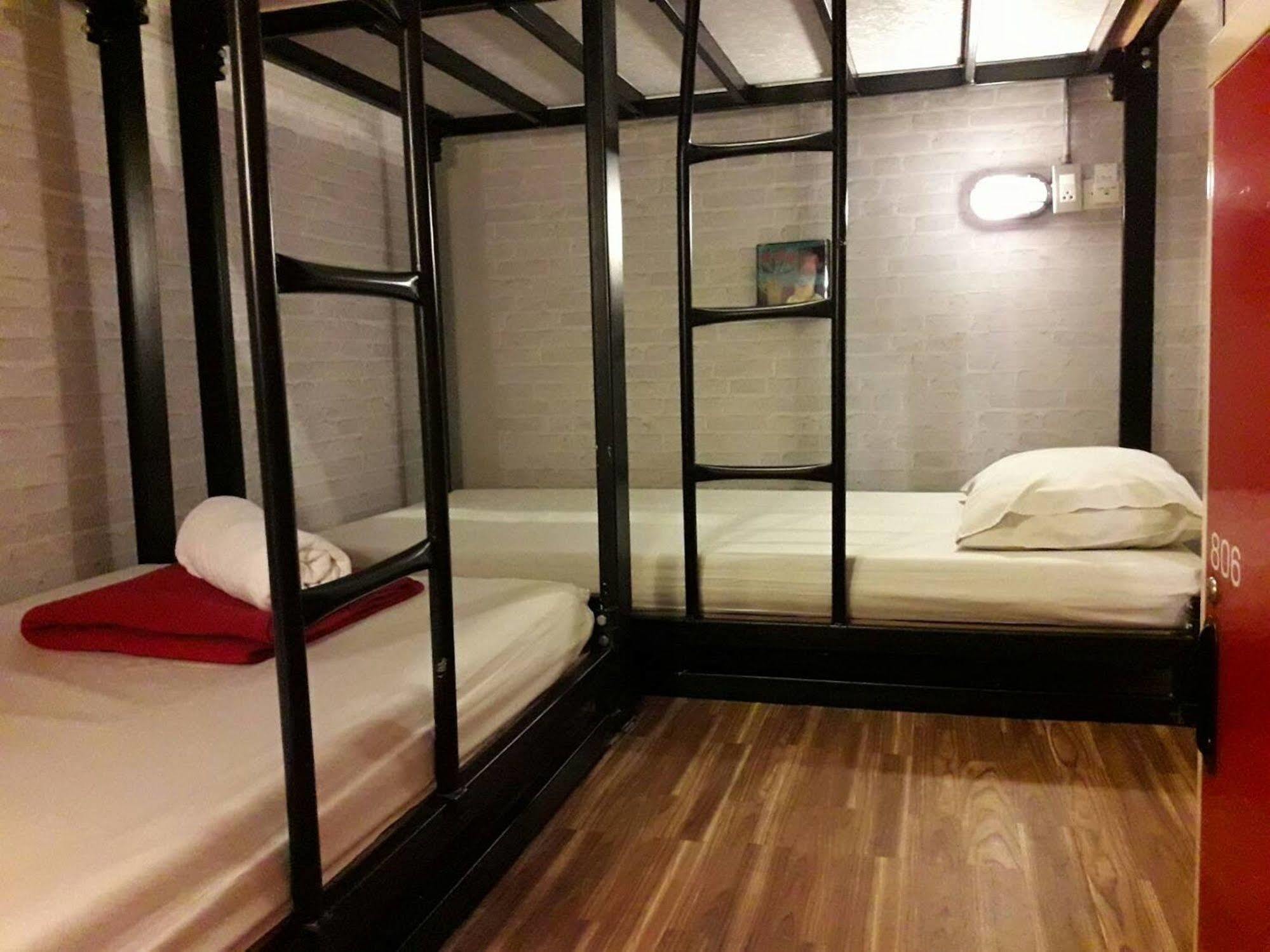 Bed Bangkok Hostel מראה חיצוני תמונה