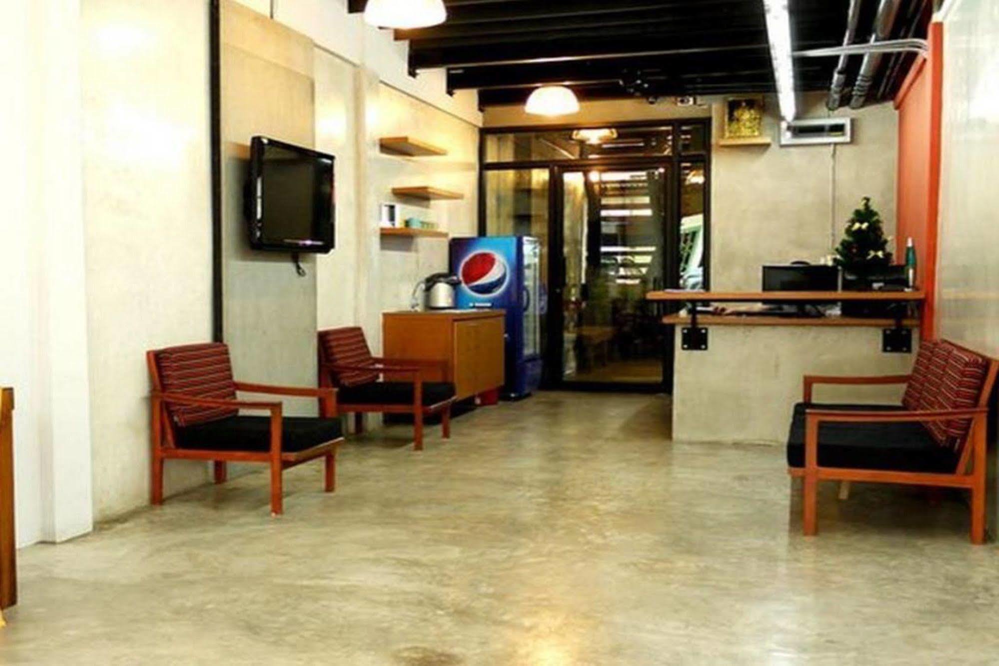 Bed Bangkok Hostel מראה חיצוני תמונה